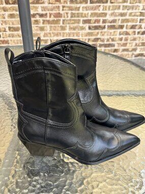 BRAND NEW!  MADDEN GIRL "Swifty" Black Cowgirl Boot - Size 9.5 US